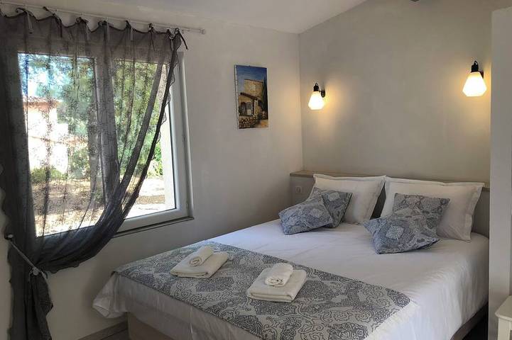 Chambre d’hôte pour 4 personnes, avec piscine à Cotignac - 2