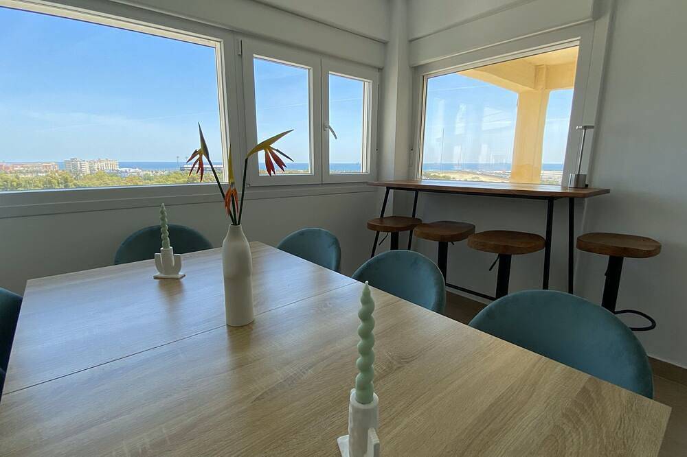Entire apartment, The Rock Views Apartments 2 one minute walk from the border with Gibraltar. in La Línea de la Concepción, Costa de la Luz