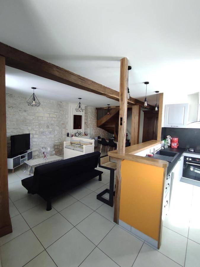 Three-Bedroom House in Port-d'Envaux, Région de Saintes
