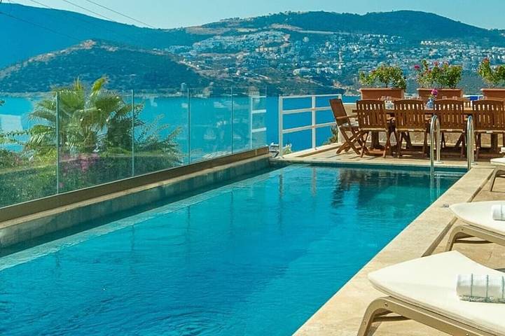 Maison de vacances pour 10 personnes, avec jardin et sauna ainsi que jacuzzi et balcon, animaux acceptés à Turquie