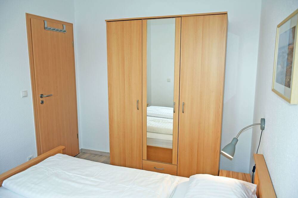 Ganze Wohnung, 2-Raumferienwohnung m. Terrasse Koje für Vier - schöne Ferienwohnungen mit in Thesenvitz, Bergen auf Rügen