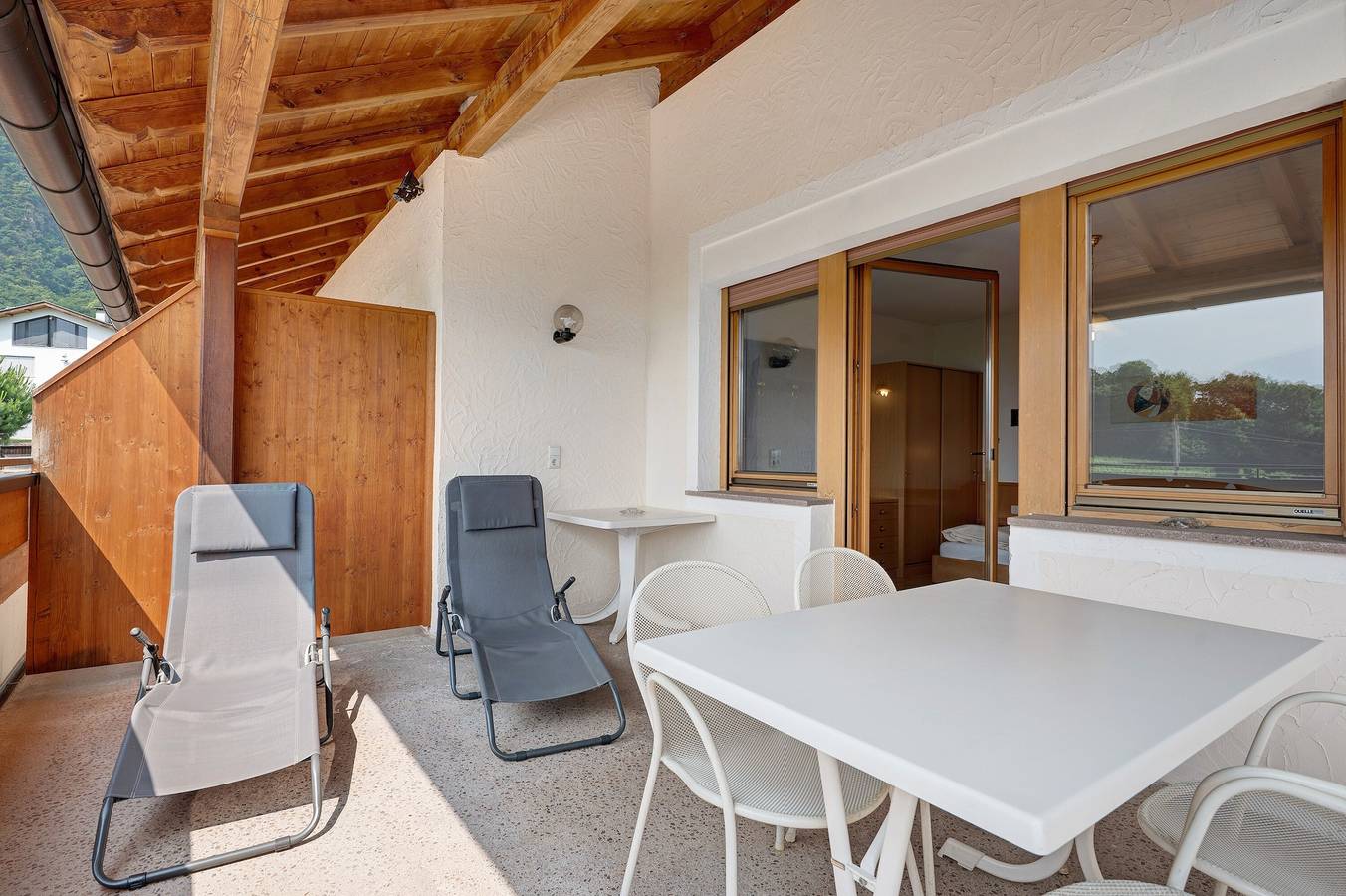 Zimmer 'Lahnblick' mit Blick auf den See, Gemeinschaftspool und Wi-Fi in St. Josef am See, Kaltern an der Weinstraße