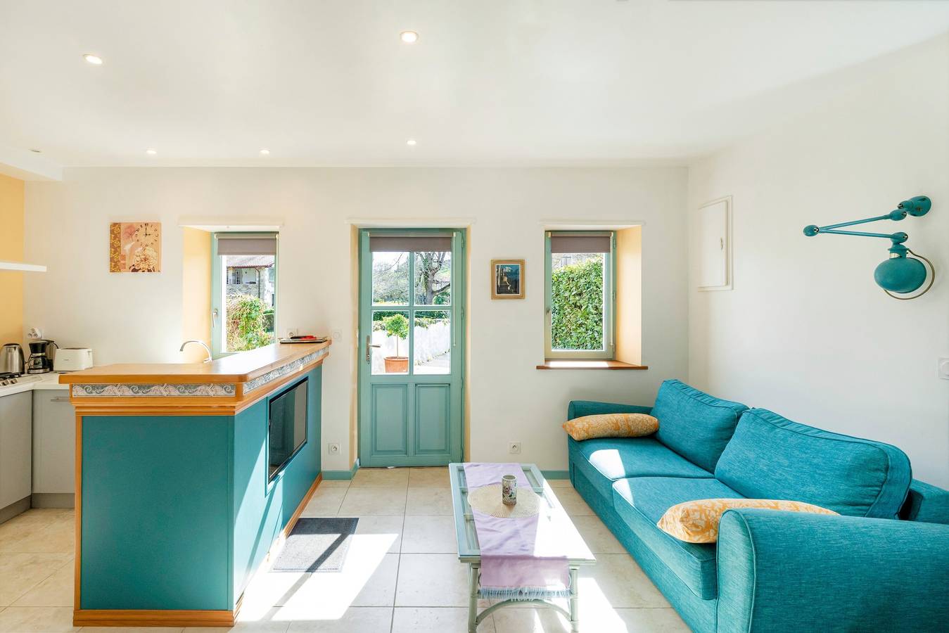 Entire apartment, Apartment "Gîte à Sare" with Mountain View, Private Terrace, and Wi-Fi in Sare, Bayonne region