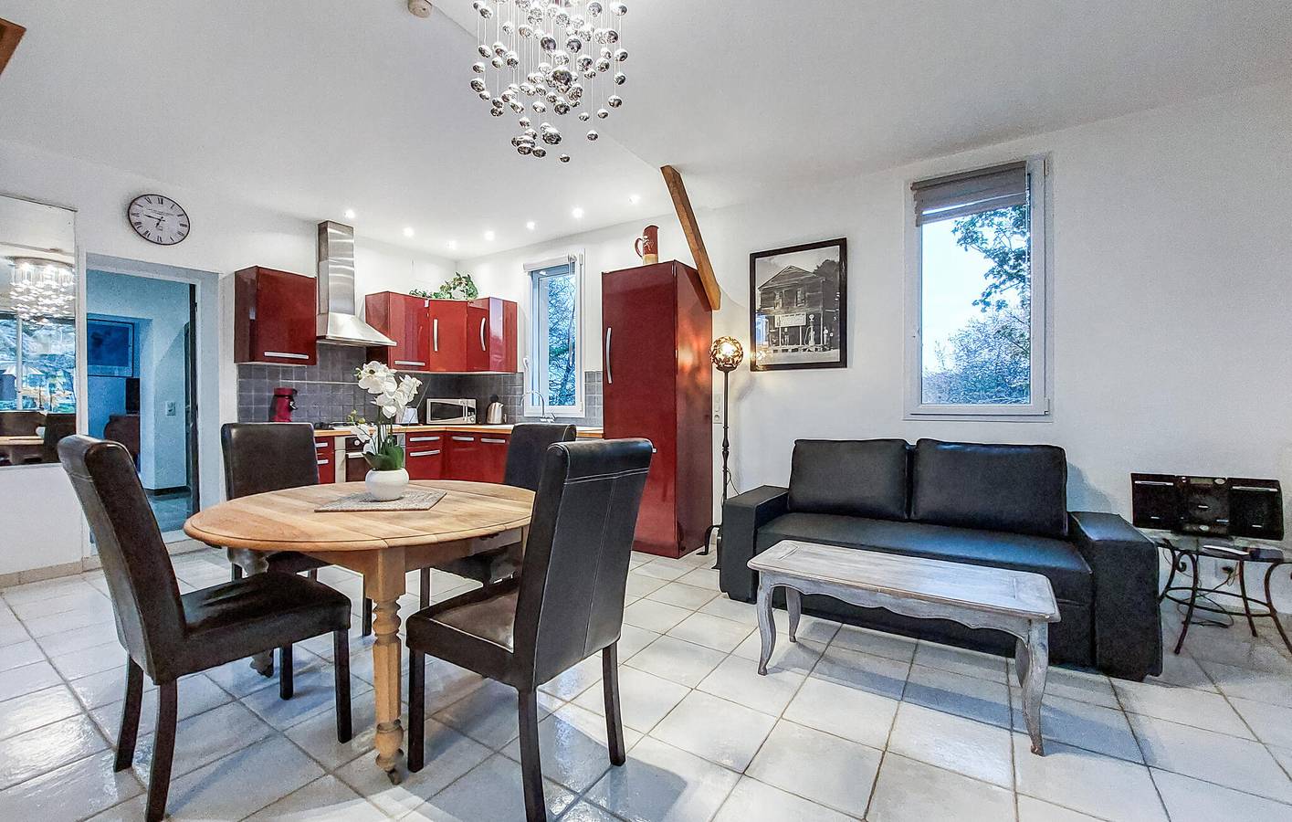 Charmant appartement met 2 slaapkamers, zwembad en tuin, vlakbij Le Bellevue in Sarlat-la-Canéda, Périgord Noir