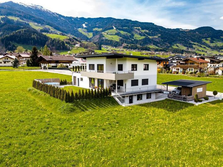 Ferienwohnung für 5 Personen, mit Terrasse und Garten in Uderns