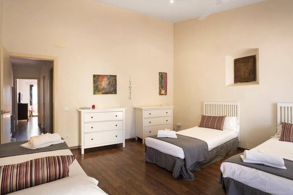 Mas Vives, exclusiva masía del siglo Xv in Urbanizacion Montcabrer, Cabrils