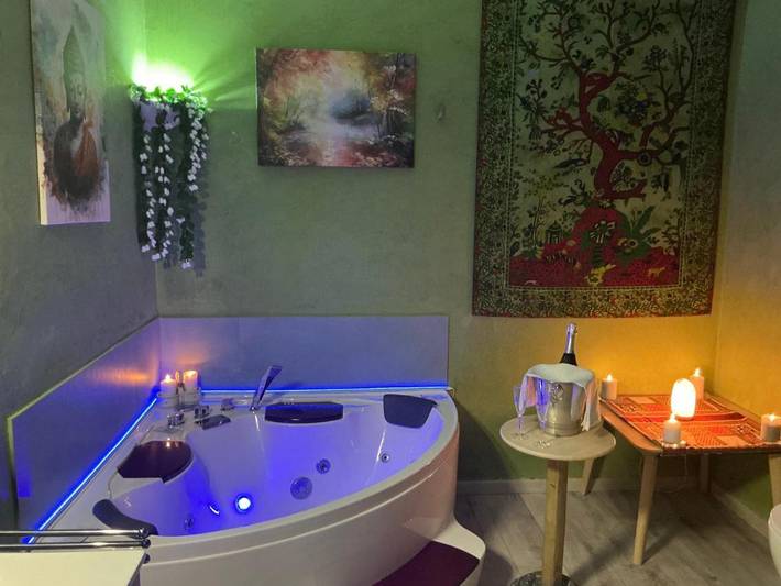 Appartamento per 8 persone, con balcone e idromassaggio in Lequile