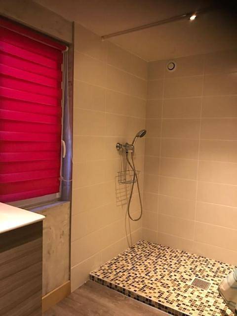 Gîte pour 2 personnes, avec terrasse à Meyzieu - 3