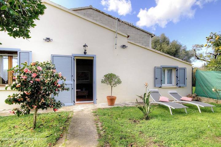 Gîte for 4 people, with garden - 1