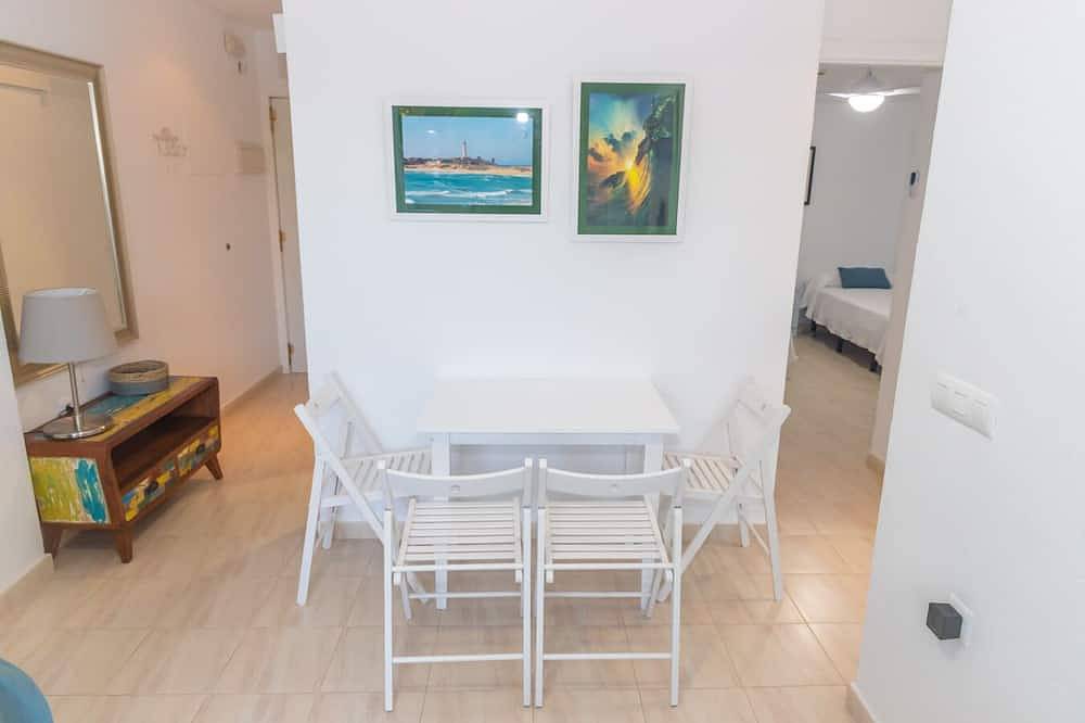 Apartamento entero, Apartamento renovado con piscina, garaje y vistas, frente a la playa in Los Caños de Meca, Barbate