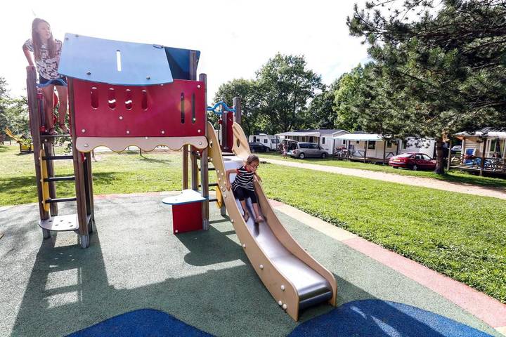 Location de vacances pour 10 personnes, avec piscine ainsi que terrasse et jardin, animaux acceptés à Villers-lès-Nancy - 4