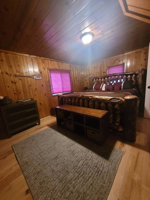 Spektakuläre Seefront Haus auf schönen Higgins See mit erstaunlichen Sonnenuntergang Ansichten in Higgins Lake