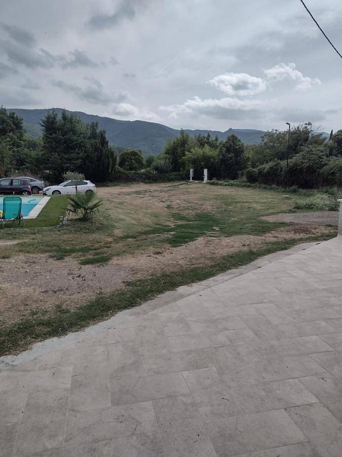 Gîte pour 2 personnes, avec vue ainsi que jardin et piscine à Hérépian - 4