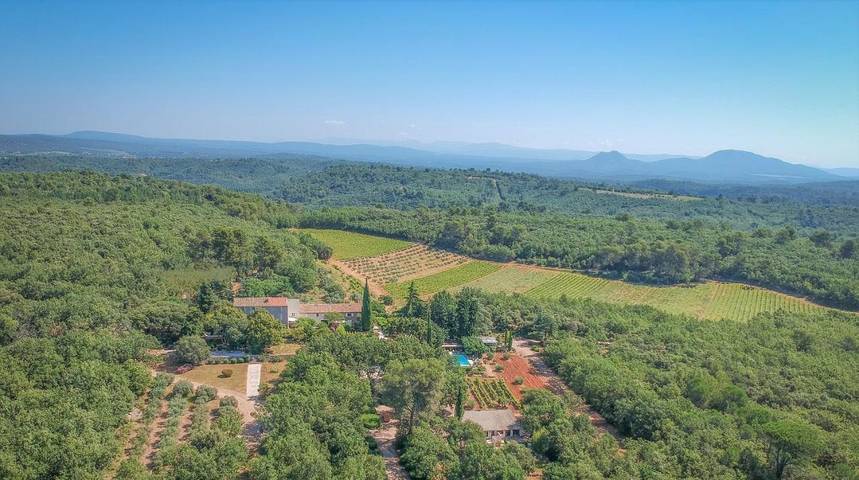 Cottage pour 6 personnes, avec piscine ainsi que jardin et vue, animaux acceptés