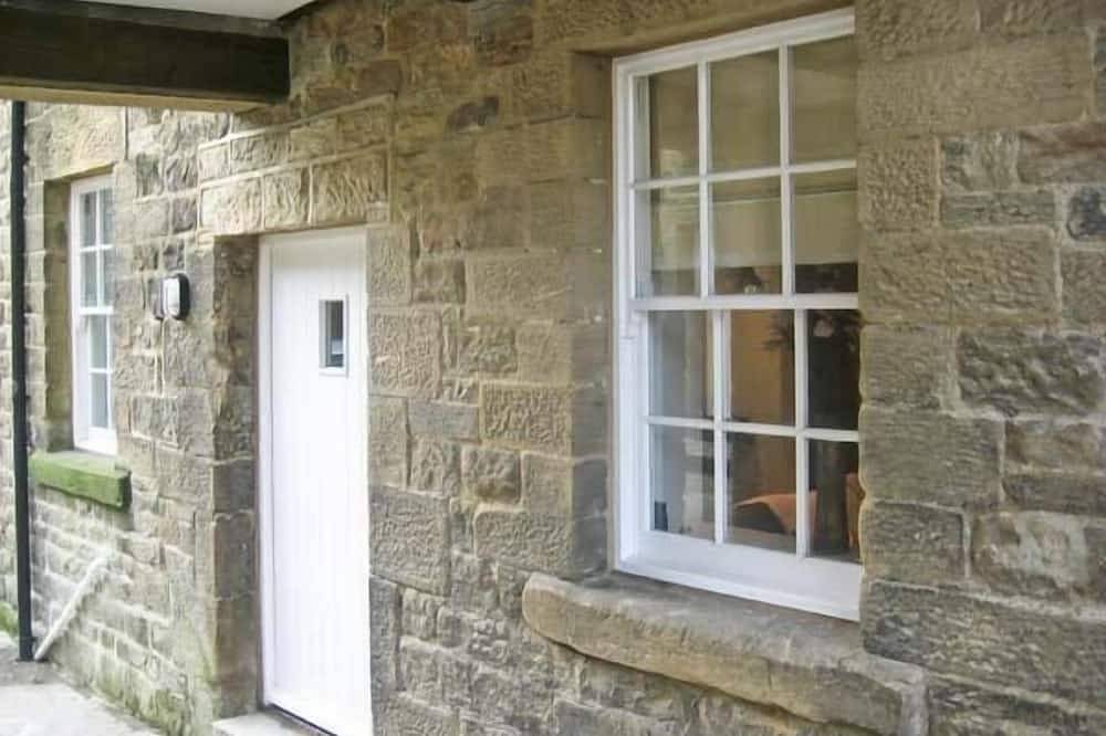 No. 5 The Stables, character holiday cottage in Pateley Bridge in Pateley Bridge, Nidderdale AONB