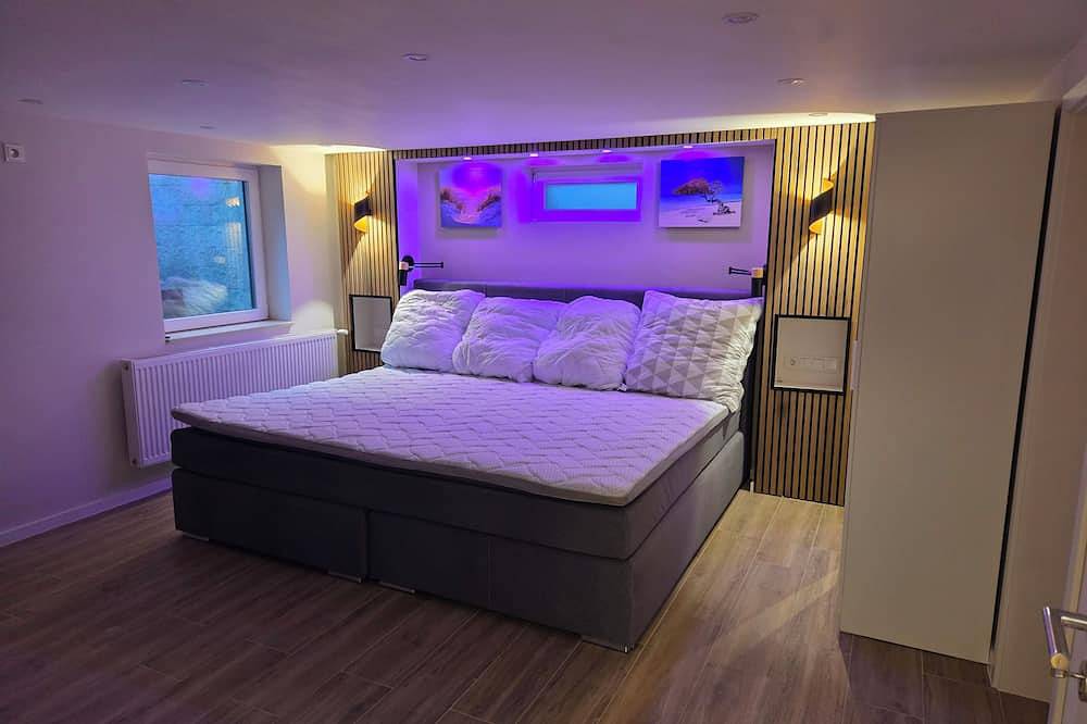 Ganze Wohnung, Exklusive 5⭐️ Ferienwohnung nahe Köln mit Whirlpool und Infrarotsauna zubuchbar in Kerpen, Rhein-Erft-Kreis
