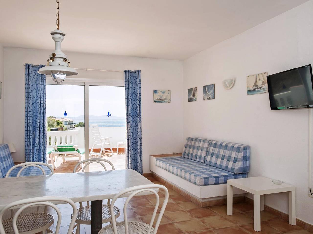 Geheel vakantieappartement, Vakantieappartement voor 6 personen met terras in Canyelles Petites, Roses