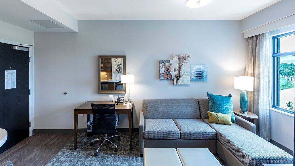 Entire studio, Staybridge Suites Naples in Lely Resort, Southwest Florida