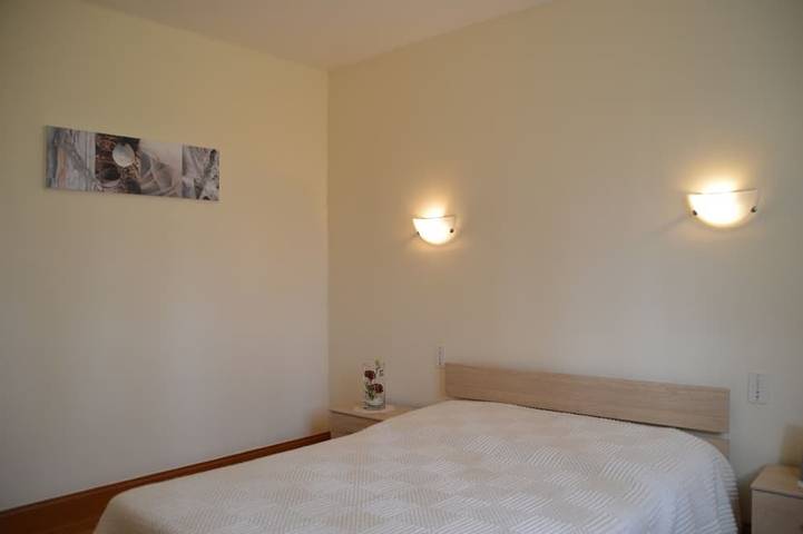 Location de vacances pour 2 personnes, avec jardin et terrasse à Gouézec - 4