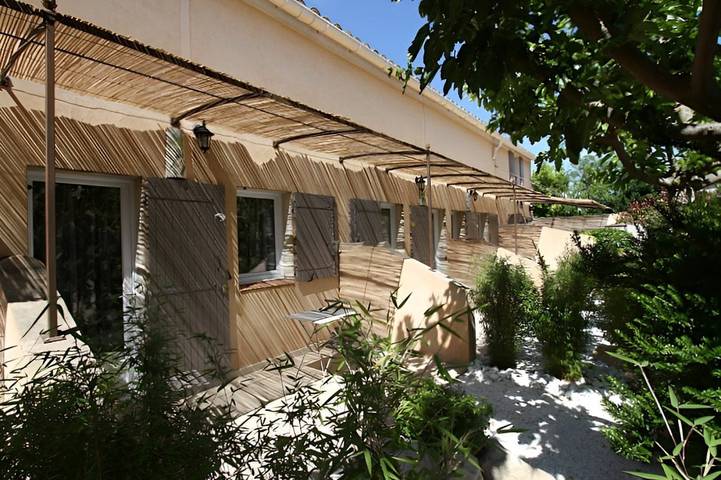 Chambre d’hôte pour 2 personnes, avec jardin et piscine dans les Bouches-du-Rhône - 4