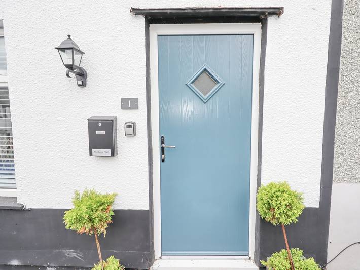 Log cabin for 2 people in Conwy