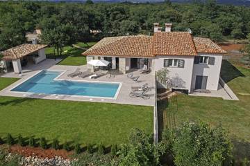 Villa Mit Pool für 6 Personen in Labin, Ostküste Istrien, Bild 1