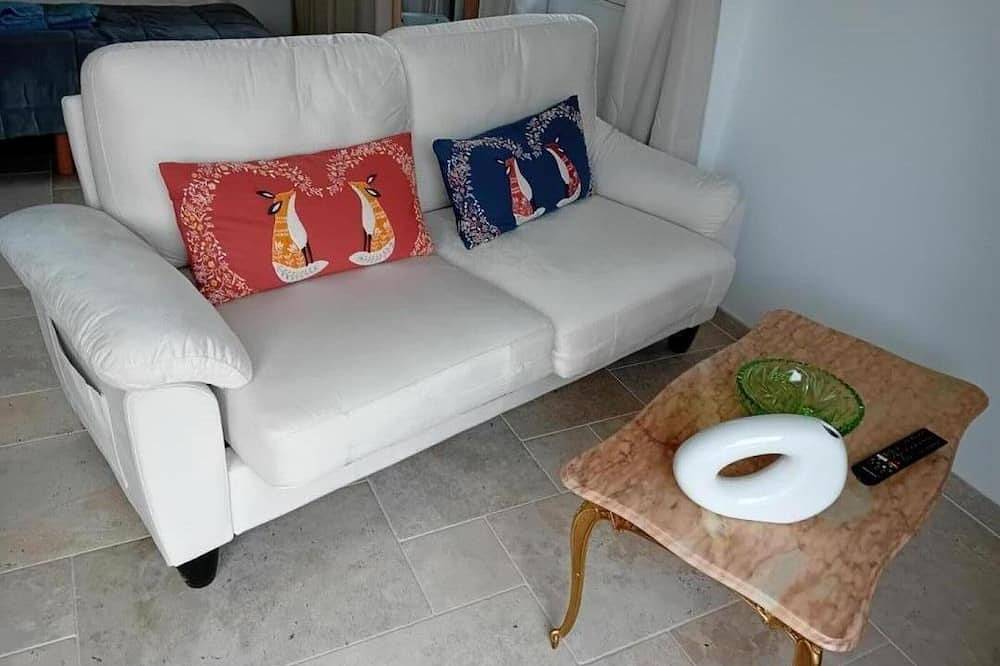 Appartement entier, Studio moderne avec Wifi et parking à Baignes in Baignes-Sainte-Radegonde, Charente
