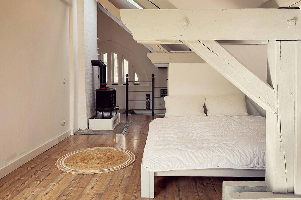 Denkmalgeschütztes Ferienhaus am Schwimmteich in Braunfels, Lahn-Dill-Kreis