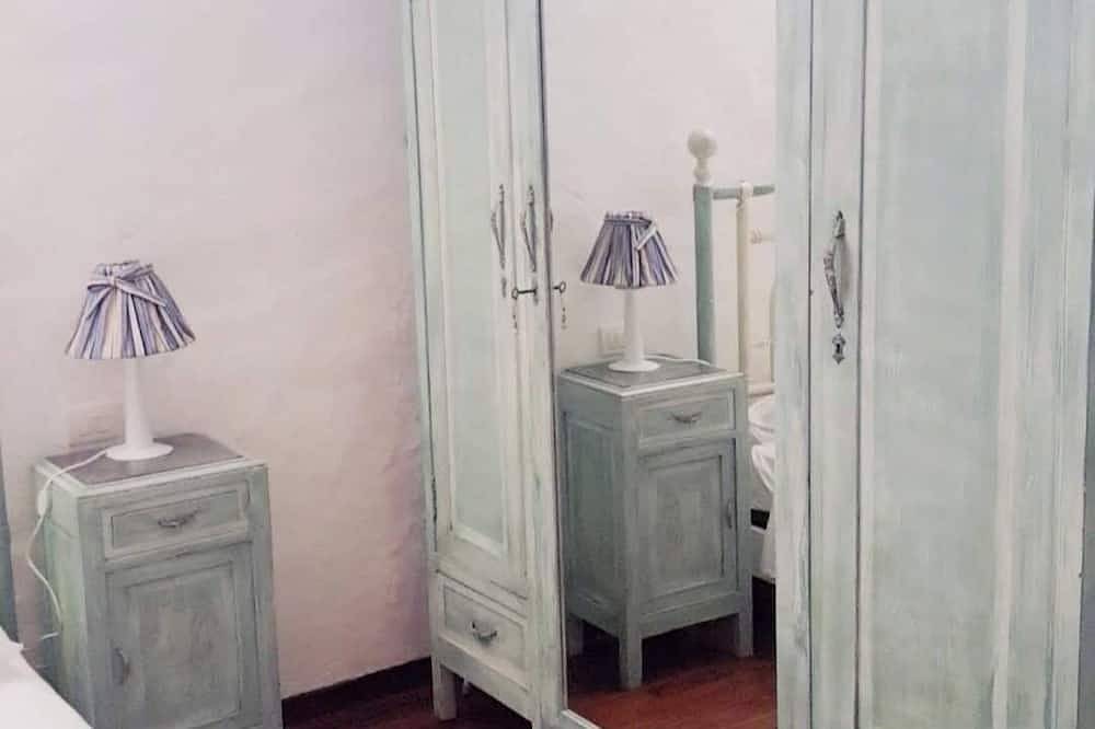 Appartement entier, 80 m from the Beach•Sea at Your Feet -Free Parking- Casa Mariuccia Baja Sardinia in Baja Sardinia, Arzachena