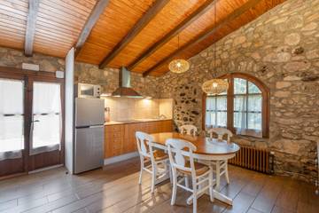 Casa Rural para 18 Personas en Vall de Vianya, Pirineo Catalan, Foto 2