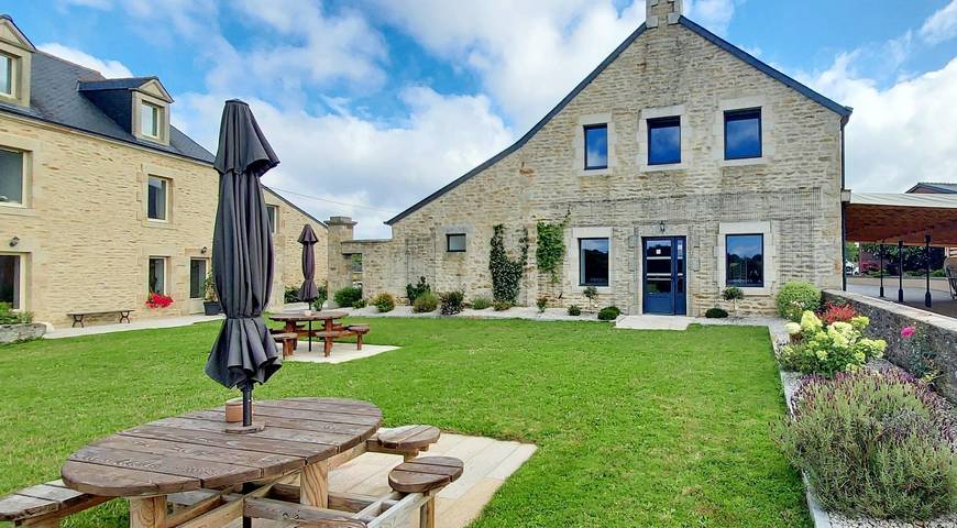 Gîte pour 2 personnes, avec jardin à Theix - 2