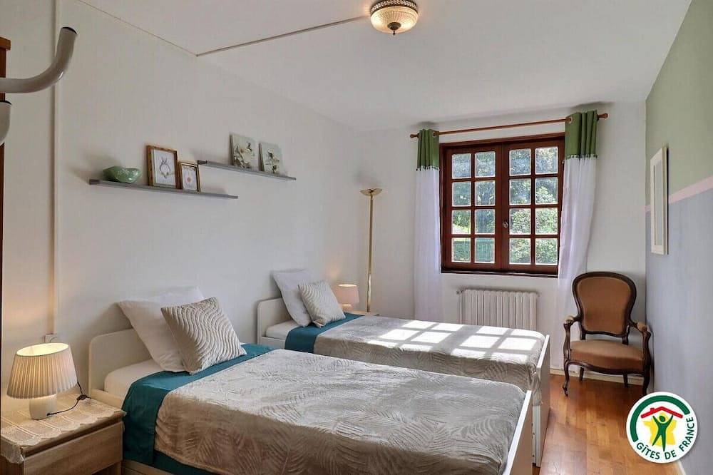 Large renovated country house, farm animals, hiking trails in Saint-Laurent-en-Royans, Parc naturel régional du Vercors