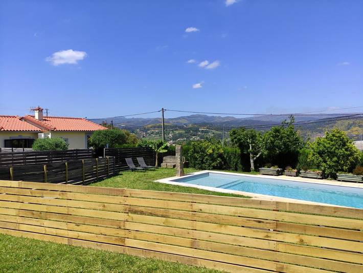 Gîte pour 5 personnes, avec Terrasse et Jardin ainsi que Piscine et Vue dans Arco de Baúlhe - 4