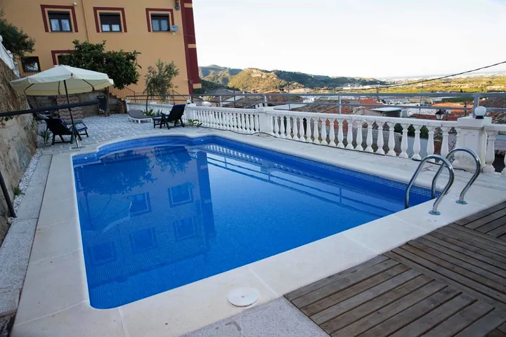 Appartement de vacances pour 8 personnes, avec vue ainsi que jardin et piscine - 1