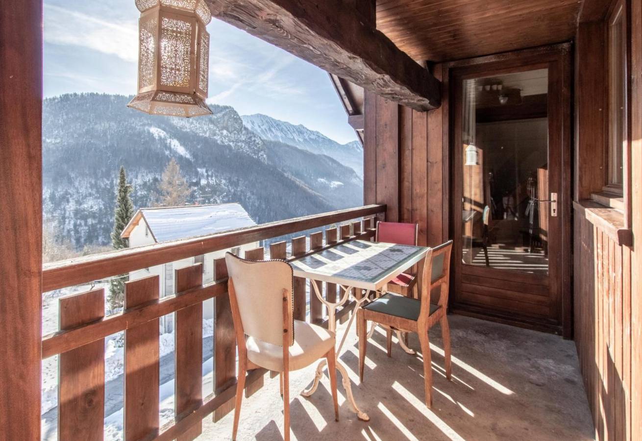 Appartement entier, Appartement "Le Soli" avec vue sur les montagnes, terrasse partagée et Wi-Fi in Saint Ferréol, Région d'Annecy