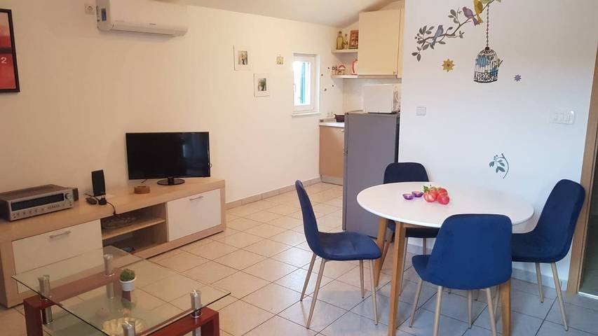 Ganze Wohnung, Apartment Aurora - two bedroom apartment in Tribunj, Šibenik-Knin