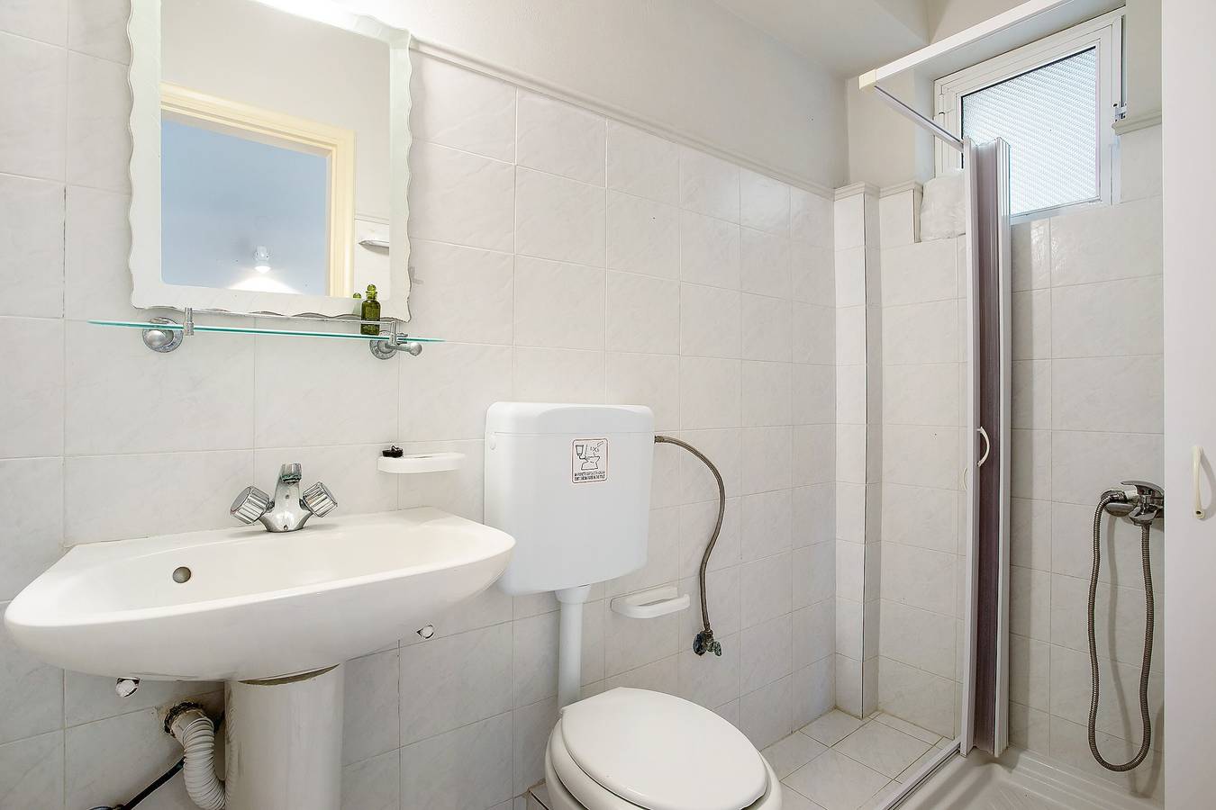 Studio "Dolfijn Studio Zeezicht 10" met Privé Balkon, Gedeelde Tuin & Wi-Fi, foto 7