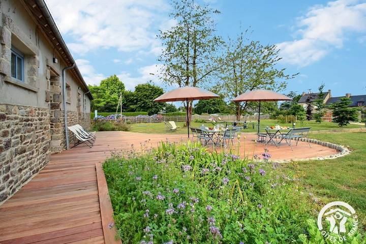 Gîte pour 10 personnes, avec jardin à Tréméreuc - 4
