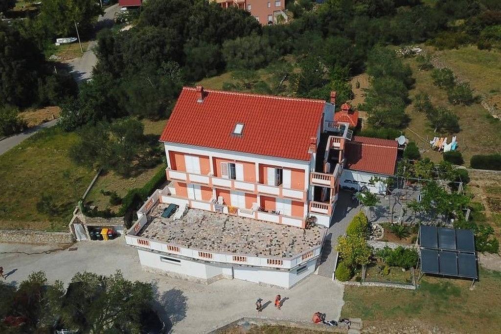 Ganze Wohnung, 2-Zimmer-Ferienwohnung mit Terrasse und Meerblick Supetarska Draga - Gonar, Rab A-24383-c in Supetarska Draga, Rab