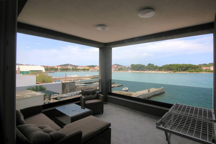 Apartament wakacyjny dla 4 osób w Murter (wyspa)