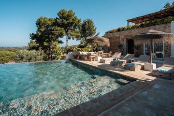 Villa for 8 People in Cala Tarida, Sant Josep de sa Talaia, Photo 1
