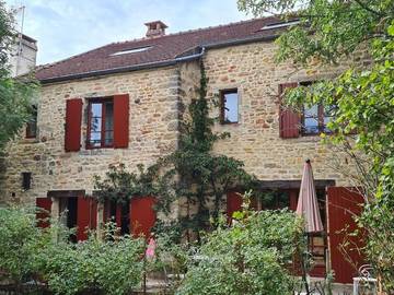 Chambre d’hôte pour 3 personnes, avec terrasse ainsi que jardin et vue, animaux acceptés dans Metz-le-Comte