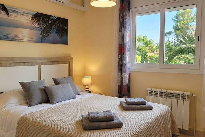 15 minutes by car / Sitges – Villa Luna. Xxl Pool, A/C by Weekly Villas 12 P in Sitges, Garraf