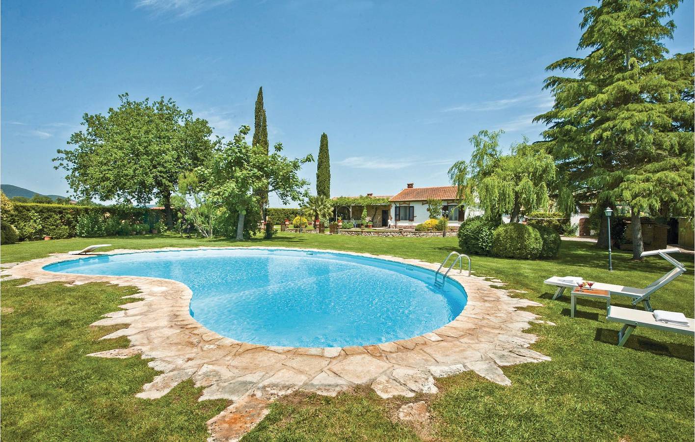 Caldana Wohnung mit Parkplatz, Pool & Garten in Gavorrano, Grosseto Provinz