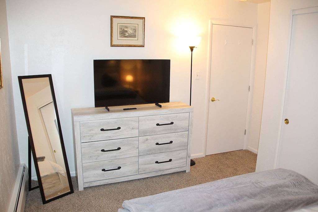 Ganze Wohnung, Cozy 2 Br / 2Ba Apt - Steps from Ski School and the Village w/ 2 parking spaces! in Vail Ski Resort, Vail