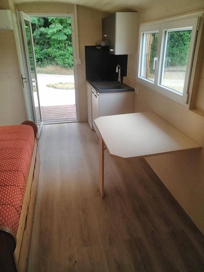 Tente pour 4 personnes, avec jardin et vue dans l' Ain - 2