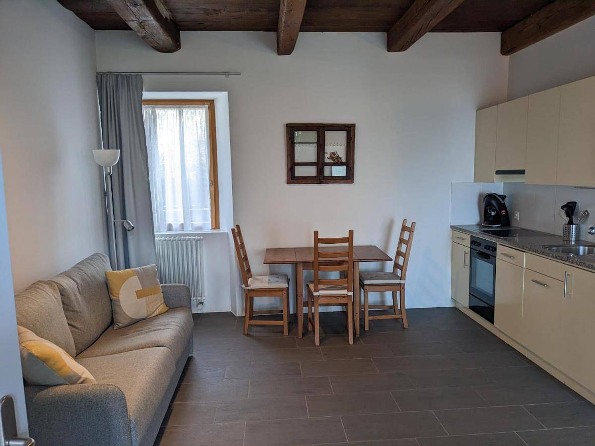Ganze Wohnung, Chalet (2 Adults) in Gordola, Tessiner Alpen