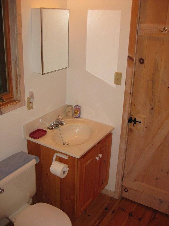 Cabin rentals and lodges for 6 people, with garden in Muskoka