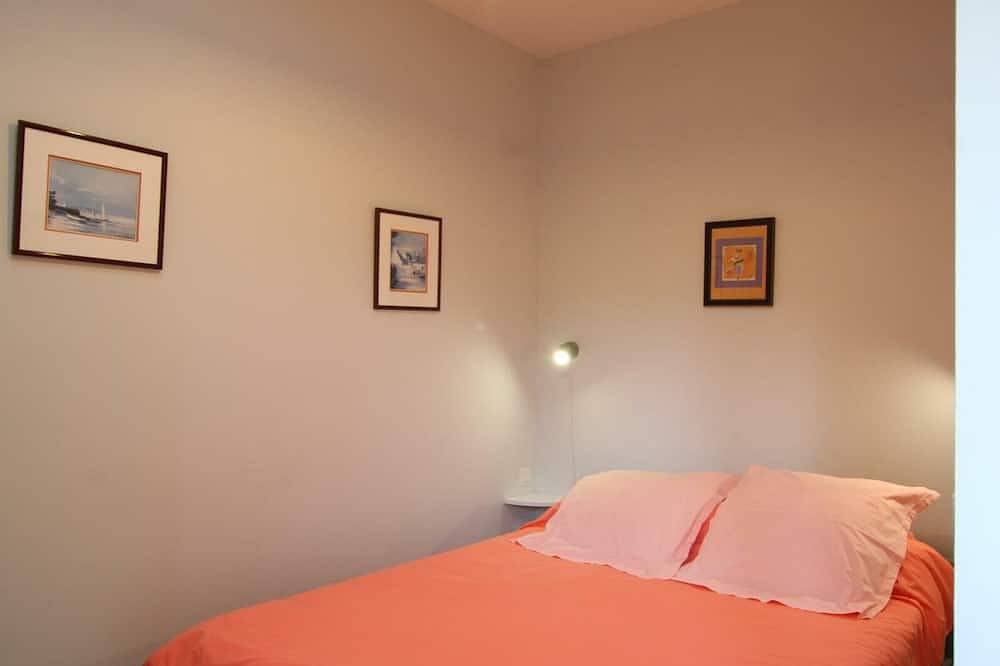 Appartement entier, Découvrez la quiétude du Cotentin: charmant gîte équipé, jardin clos, proche dunes et îles Anglo-Normandes. in Baubigny, Côte de la Déroute