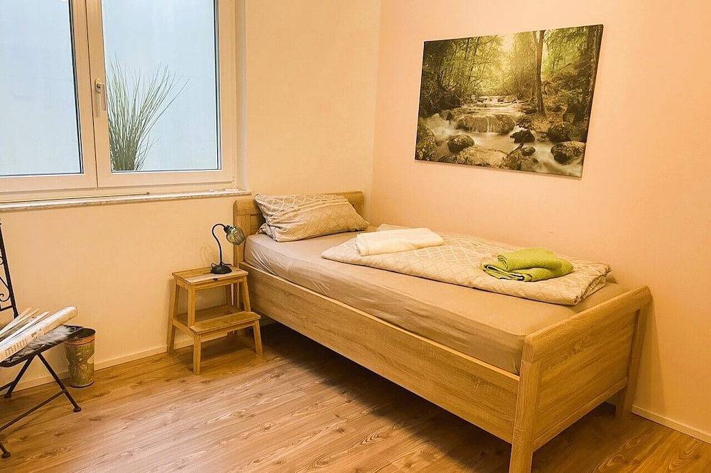 Zentral gelegenes Haus 200 qm in ruhiger Lage Nähe U-/S-Bahn, Terrasse, Garten in Fürth, Franken